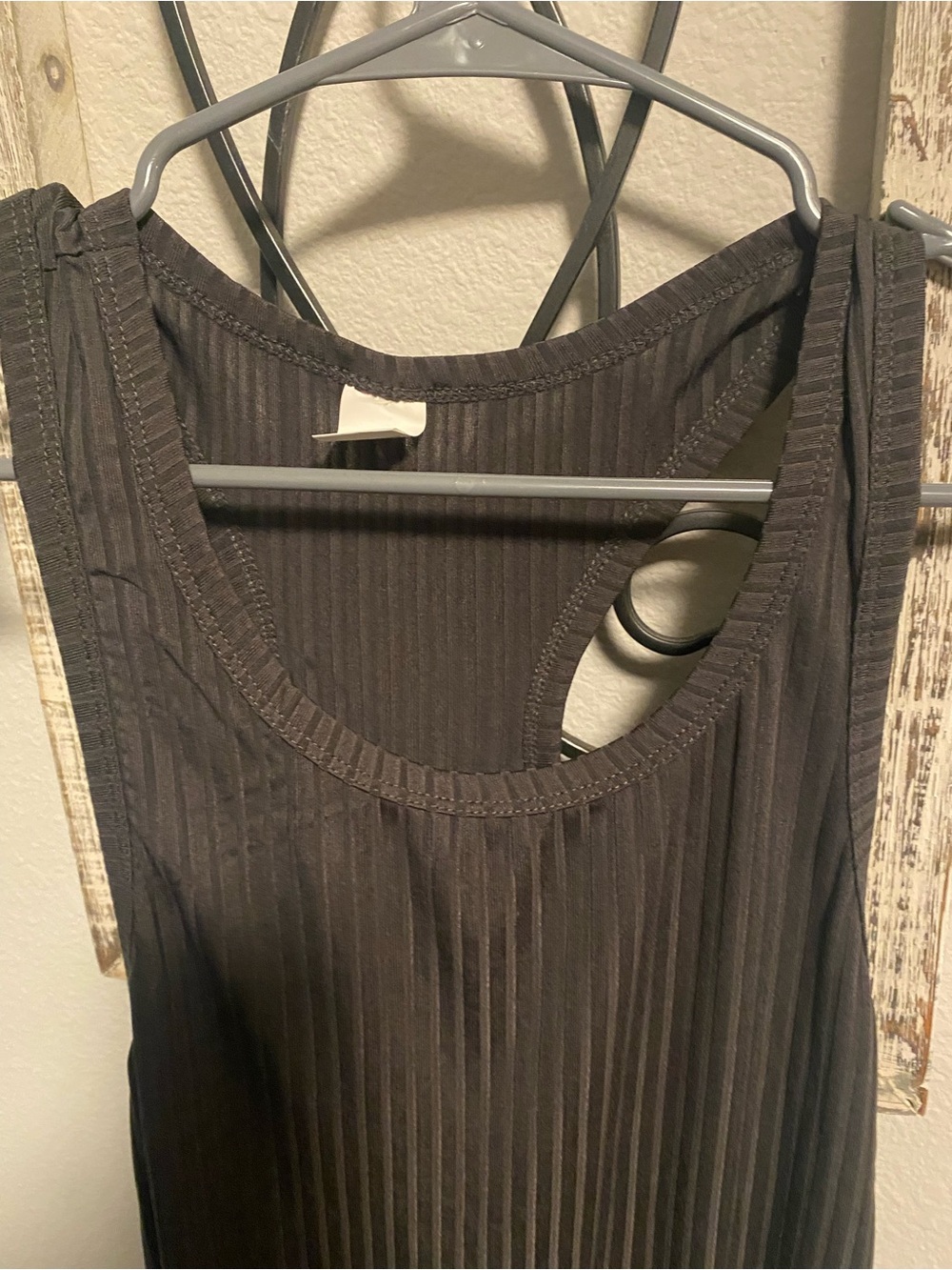 Gray Ribbed Racerback Tank Top - Women - Picture 4 of 6